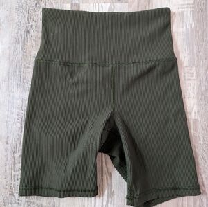 ¡!moving sale!¡ Athleta 6" ribbed bike shorts